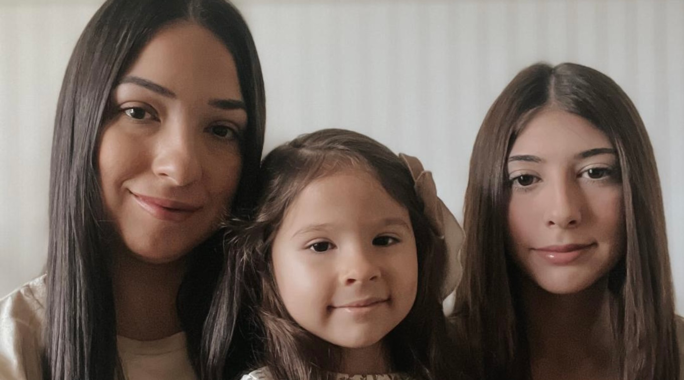 Moms We Love: @mamasgirltribe2_