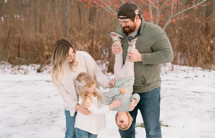 @melissa.ferguson taking time for her family during busy photography season